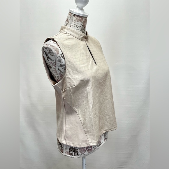 MARC‎ NEW YORK Beige crocodile print keyhole front sleeveless top size M. - Picture 3 of 11